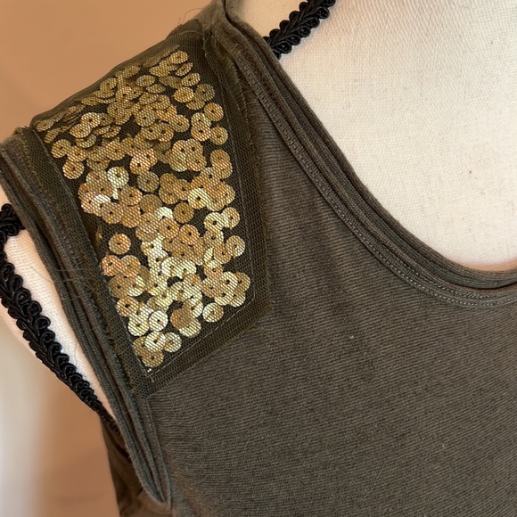 Designer, Nanette Lepore, tank with embellishments - Picture 2 of 7